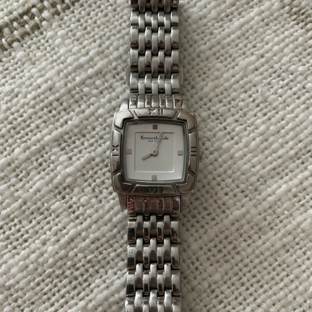 Kenneth Cole Watch - Picture 1 of 4